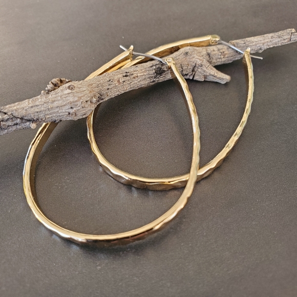 Tahari Gold Hammered Oblong Hoops Hoop Earrings - Picture 9 of 11